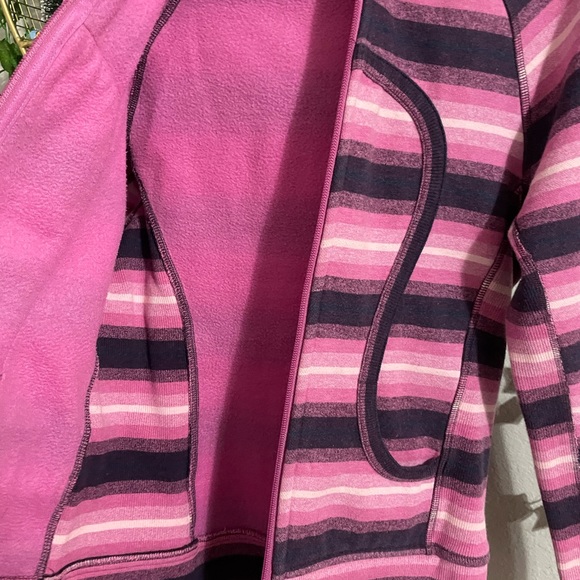 Lululemon scuba hoodie, striped pink. Ombre, smoky rose vintage. Size 6 - Picture 8 of 9